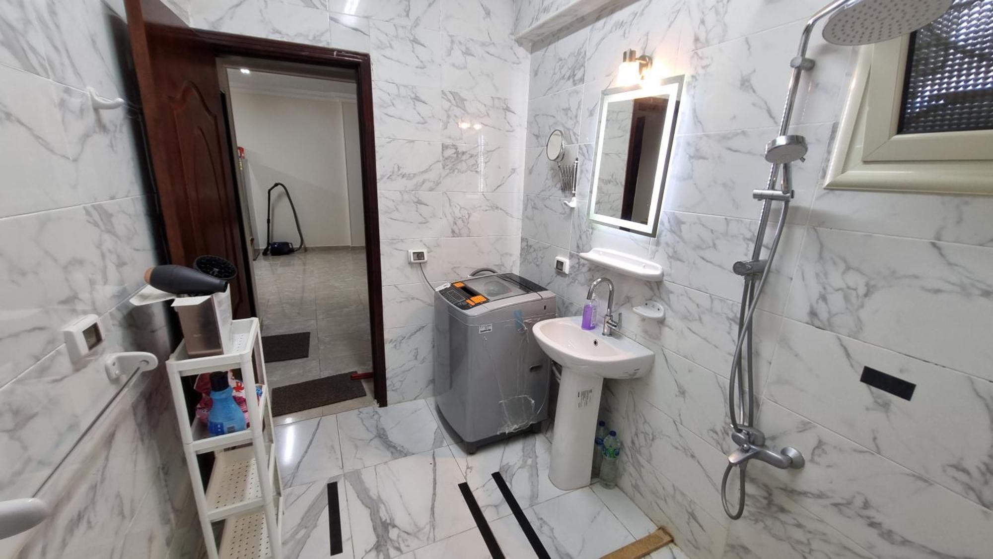 Apartment New Luxury In Luxury Basement *
